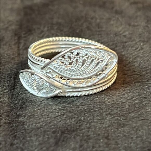 Artistry Tarakashi Collection Sterling Silver Bypass Ring - Picture 7 of 12